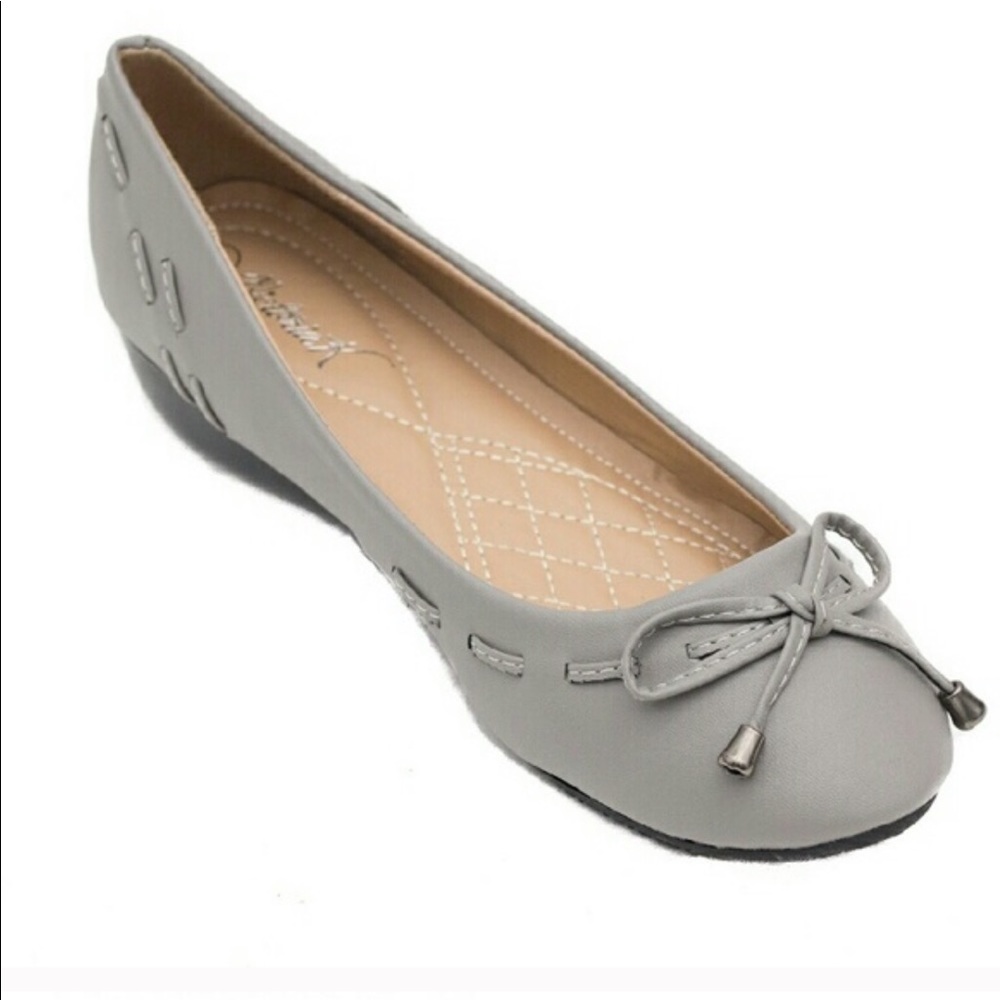 Women’s Stitched Wedge Pumps w/ Bow, Gray